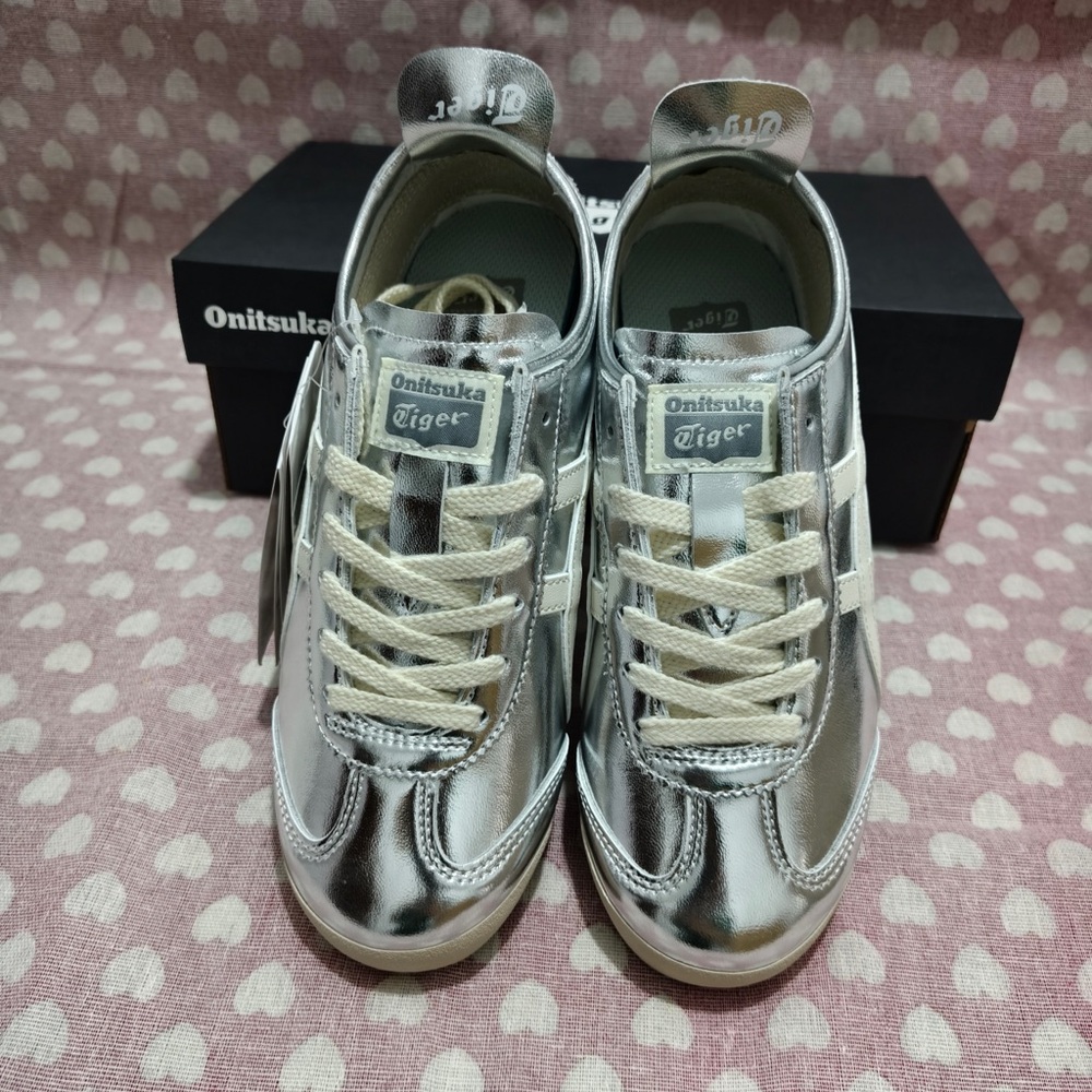 Onitsuka Tiger Metallic Silver & Cream Kids Sneakers - Picture 4 of 13